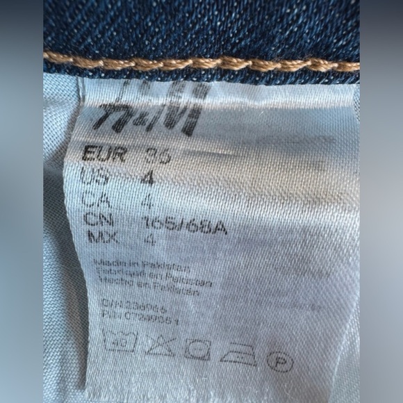 H&M Denim Girlfriend Fit Jeans | Size 8 - Picture 5 of 6